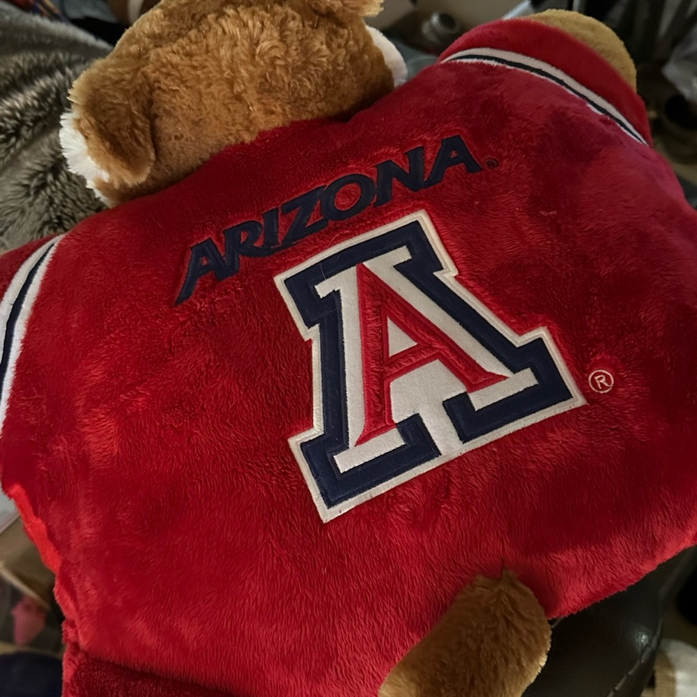 U of Arizona Wilbur Pillow Pet - Picture 5 of 7